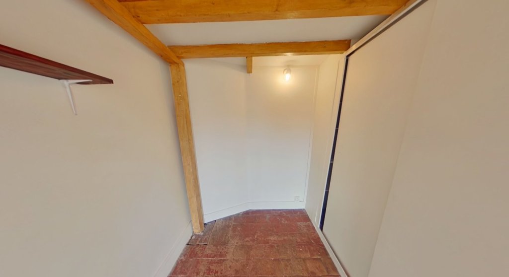 STUDIO A LOUER - LYON 1ER ARRONDISSEMENT Grande-Cote-Bon-Pasteur - 39.6 m2 - 695�&euro; charges comprises par mois