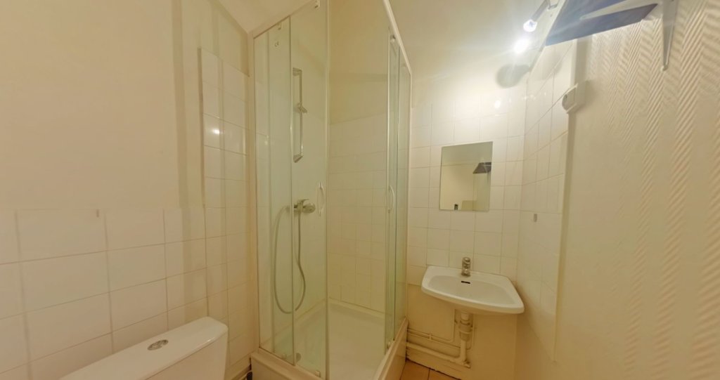 STUDIO A LOUER - LYON 1ER ARRONDISSEMENT Grande-Cote-Bon-Pasteur - 39.6 m2 - 695�&euro; charges comprises par mois