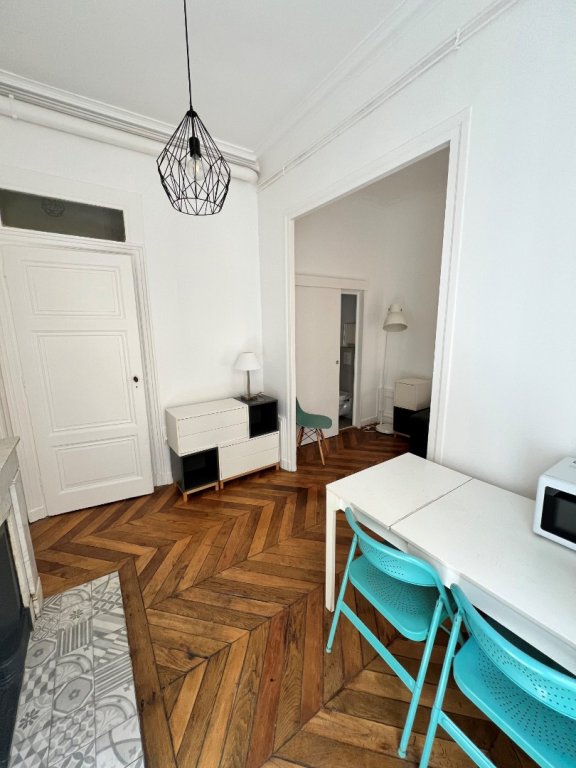 STUDIO A LOUER - LYON 1ER ARRONDISSEMENT Mairie-Martiniere - 19.73 m2 - 695 &euro; charges comprises par mois