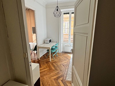 STUDIO A LOUER - LYON 1ER ARRONDISSEMENT Mairie-Martiniere - 19.73 m2 - 695 € charges comprises par mois