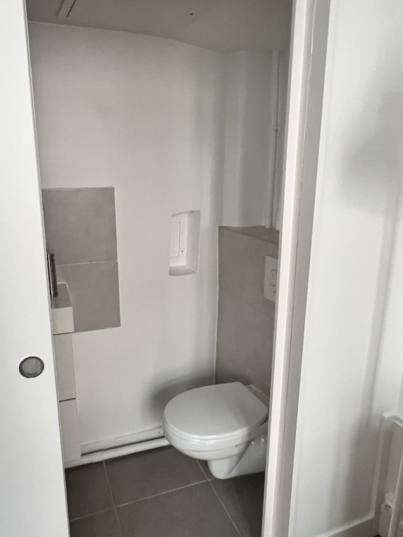 STUDIO A LOUER - LYON 1ER ARRONDISSEMENT Mairie-Martiniere - 19.73 m2 - 695 &euro; charges comprises par mois