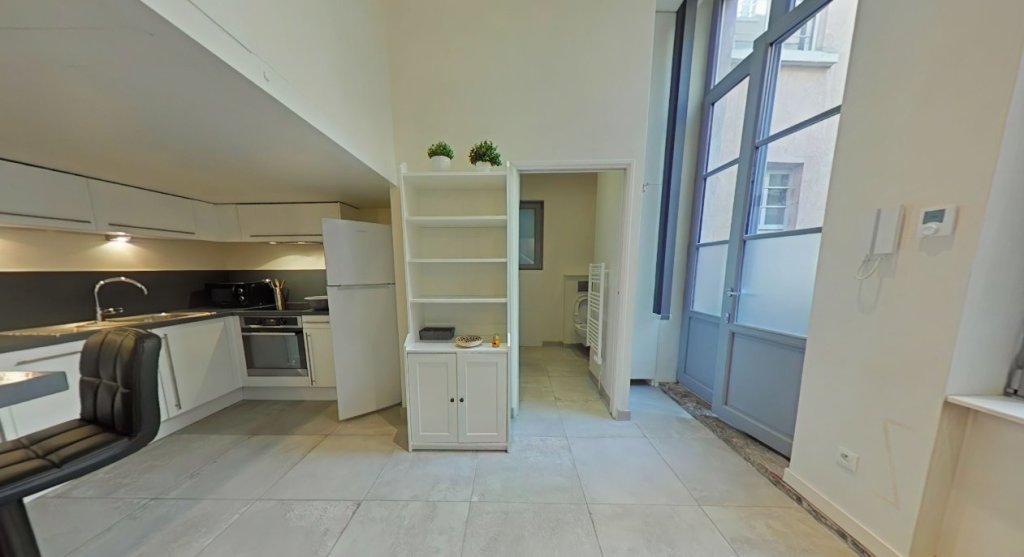 STUDIO A LOUER - LYON 1ER ARRONDISSEMENT Annonciade-Saint-Benoit - 34.2 m2 - 833 &euro; charges comprises par mois