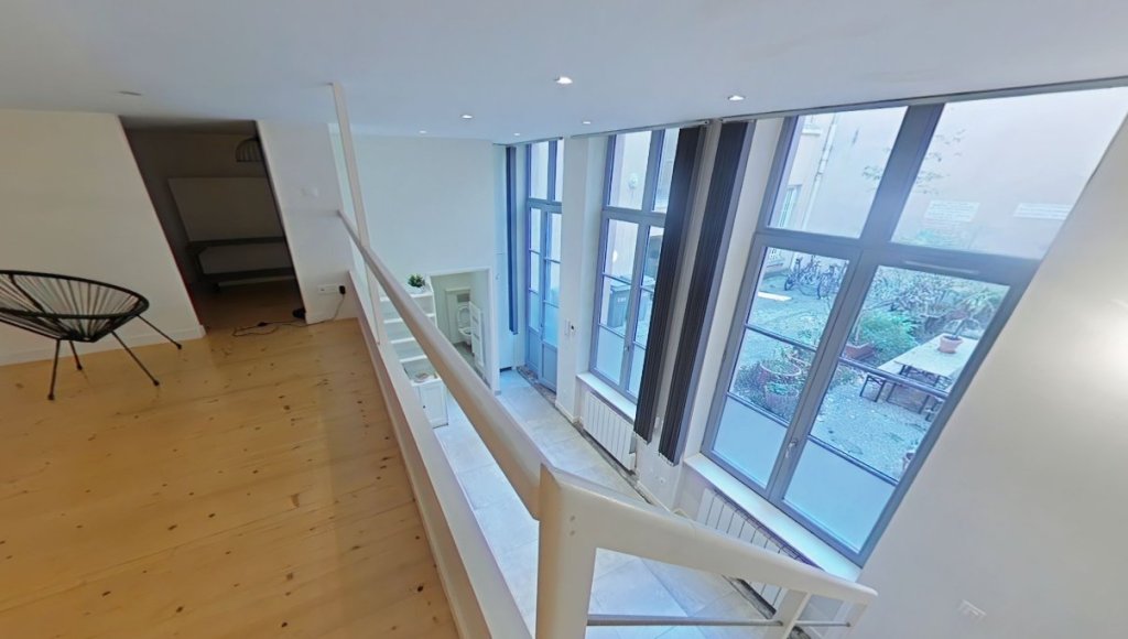 STUDIO A LOUER - LYON 1ER ARRONDISSEMENT Annonciade-Saint-Benoit - 34.2 m2 - 833 &euro; charges comprises par mois