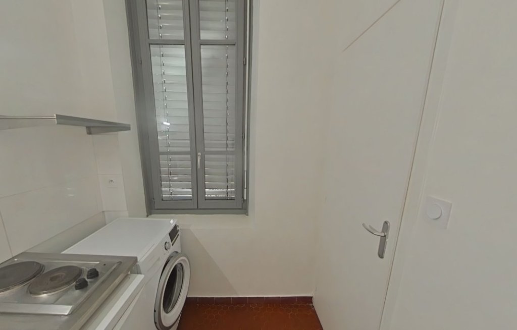 STUDIO A LOUER - LYON 1ER ARRONDISSEMENT Terreaux-Bat-d-Argent - 21.36 m2 - 455 &euro; charges comprises par mois