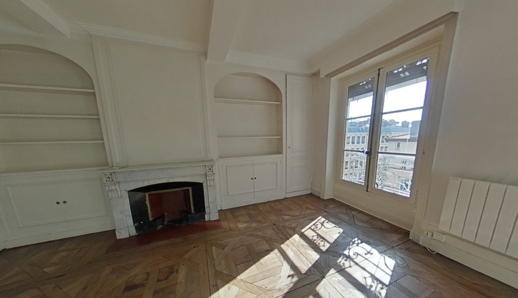 STUDIO A LOUER - LYON 1ER ARRONDISSEMENT Terreaux-Bat-d-Argent - 37.35 m2 - 695 &euro; charges comprises par mois