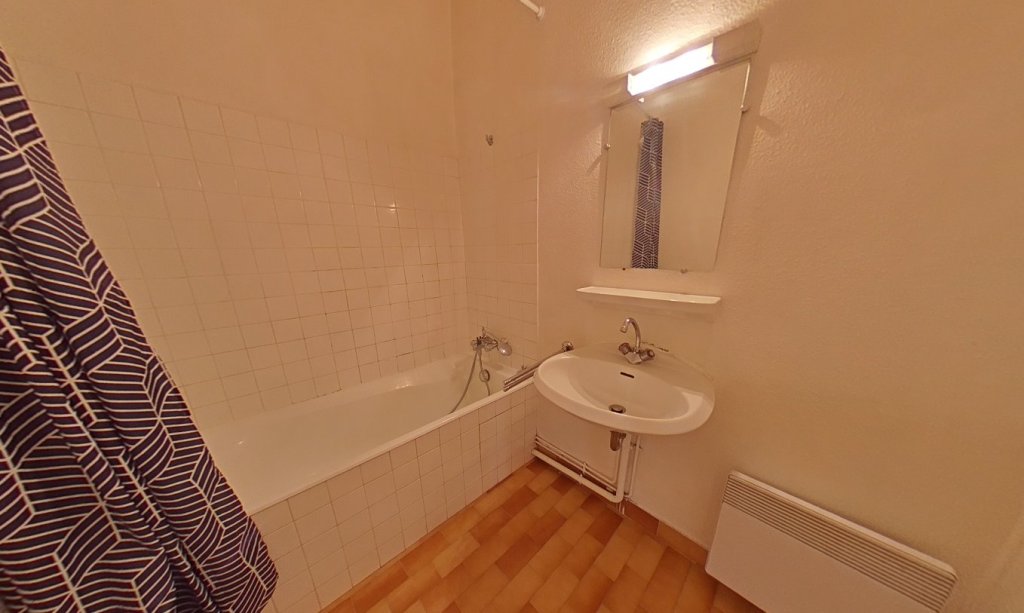 STUDIO A LOUER - LYON 1ER ARRONDISSEMENT Terreaux-Bat-d-Argent - 37.35 m2 - 695 &euro; charges comprises par mois