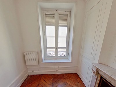 STUDIO A LOUER - LYON 1ER ARRONDISSEMENT Normale-Chartreux - 30.24 m2 - 599 &euro; charges comprises par mois