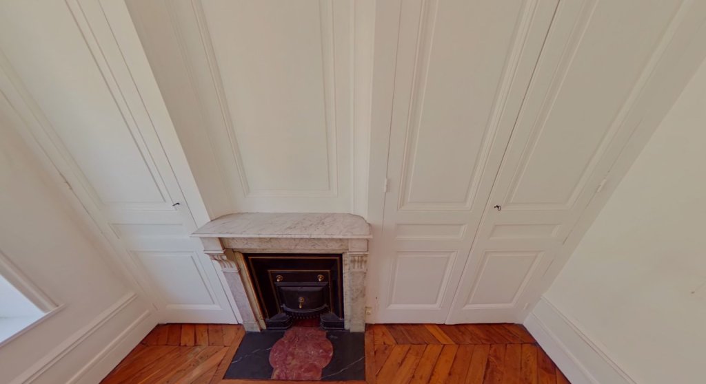 STUDIO A LOUER - LYON 1ER ARRONDISSEMENT Normale-Chartreux - 30.24 m2 - 599 &euro; charges comprises par mois