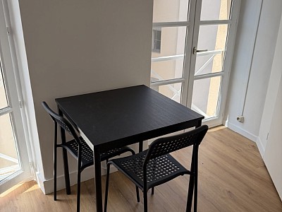 STUDIO A LOUER - LYON 1ER ARRONDISSEMENT Normale-Chartreux - 13.4 m2 - 500 € charges comprises par mois