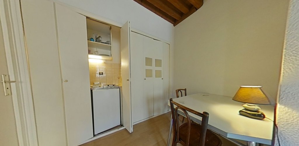 STUDIO A LOUER - LYON 1ER ARRONDISSEMENT Capucins-Griffon - 17.62 m2 - 435 &euro; charges comprises par mois