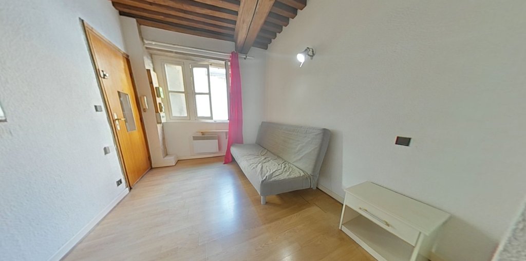 STUDIO A LOUER - LYON 1ER ARRONDISSEMENT Capucins-Griffon - 17.62 m2 - 435 &euro; charges comprises par mois