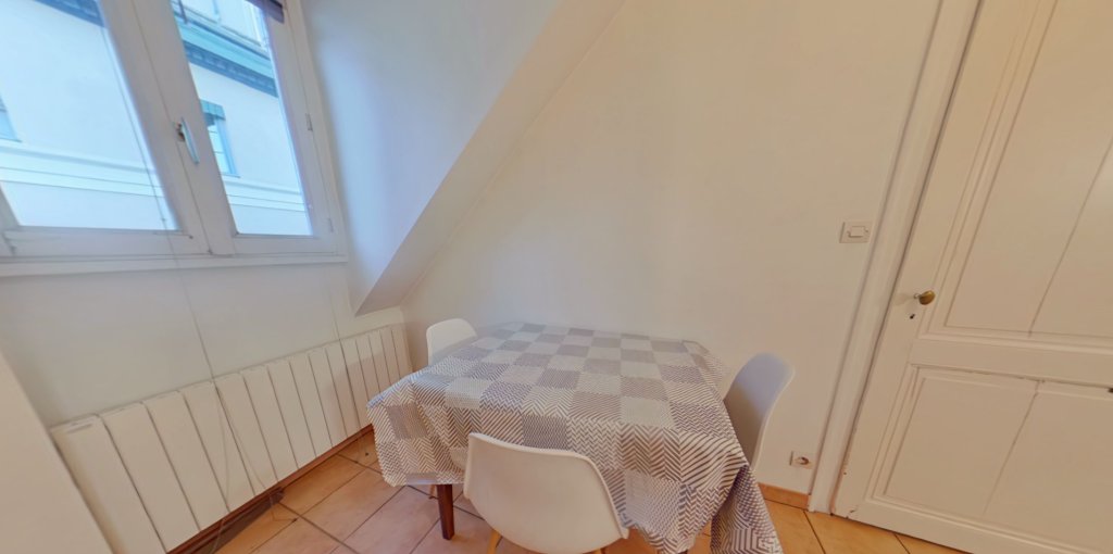 STUDIO A LOUER - LYON 1ER ARRONDISSEMENT Capucins-Griffon - 32.18 m2 - 770 &euro; charges comprises par mois