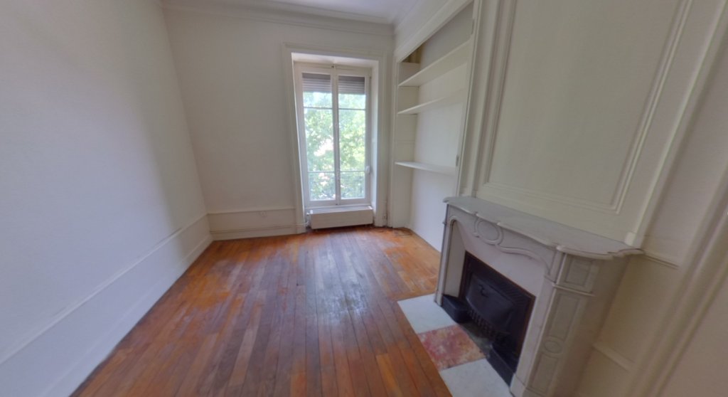 STUDIO A LOUER - LYON 1ER ARRONDISSEMENT Normale-Chartreux - 44.38 m2 - 669 &euro; charges comprises par mois