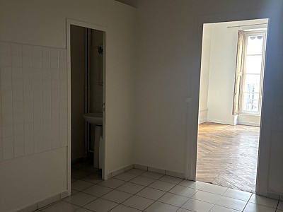 STUDIO A LOUER - LYON 2EME ARRONDISSEMENT - 32.4 m2 - 660€ charges comprises par mois