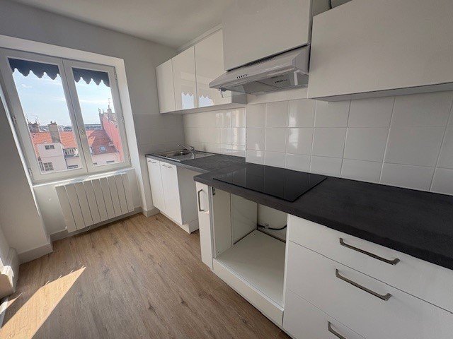 STUDIO A LOUER - LYON 2EME ARRONDISSEMENT Carnot-Charite - 35.11 m2 - 750 &euro; charges comprises par mois