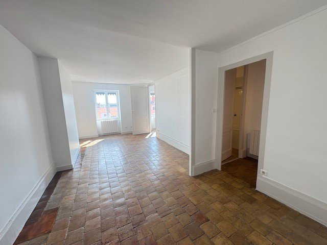 STUDIO A LOUER - LYON 2EME ARRONDISSEMENT Carnot-Charite - 35.11 m2 - 750 &euro; charges comprises par mois