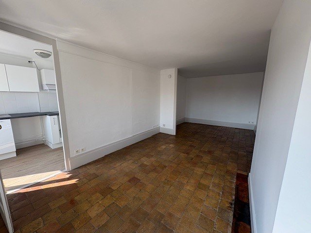 STUDIO A LOUER - LYON 2EME ARRONDISSEMENT Carnot-Charite - 35.11 m2 - 750 &euro; charges comprises par mois