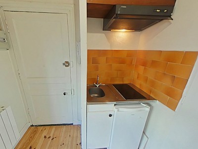 STUDIO A LOUER - LYON 2EME ARRONDISSEMENT La Bourse-Grenette - 18.75 m2 - 500 € charges comprises par mois