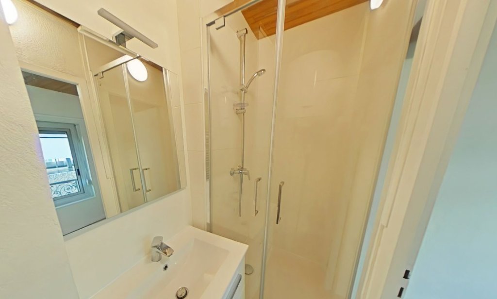 STUDIO A LOUER - LYON 2EME ARRONDISSEMENT La Bourse-Grenette - 18.75 m2 - 500 &euro; charges comprises par mois
