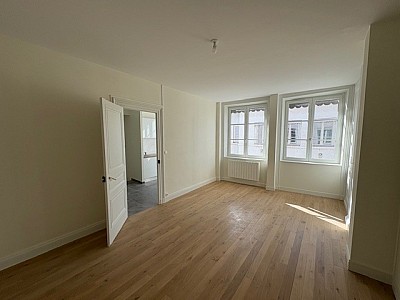 STUDIO A LOUER - LYON 2EME ARRONDISSEMENT Bellecour-a Gourjus - 31.11 m2 - 660 € charges comprises par mois