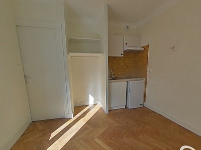 STUDIO A LOUER - LYON 2EME ARRONDISSEMENT La Bourse-Grenette - 18.2 m2 - 495 € charges comprises par mois