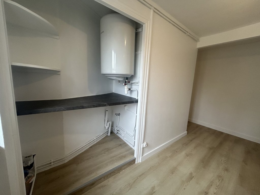 STUDIO A LOUER - LYON 2EME ARRONDISSEMENT Carnot-Charite - 43.96 m2 - 840�&euro; charges comprises par mois