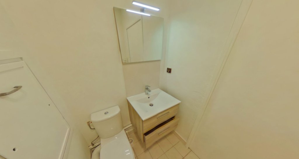 STUDIO A LOUER - LYON 2EME ARRONDISSEMENT Carnot-Charite - 21.47 m2 - 540�&euro; charges comprises par mois