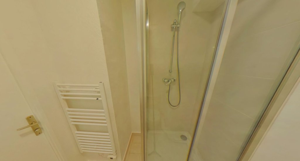 STUDIO A LOUER - LYON 2EME ARRONDISSEMENT Carnot-Charite - 21.47 m2 - 540�&euro; charges comprises par mois