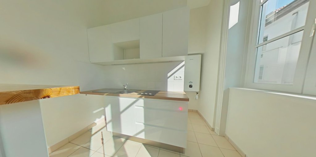 STUDIO A LOUER - LYON 2EME ARRONDISSEMENT Bellecour-a Gourjus - 35.91 m2 - 660 &euro; charges comprises par mois