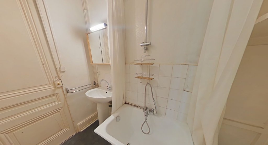 STUDIO A LOUER - LYON 2EME ARRONDISSEMENT Bellecour-Sala - 41.08 m2 - 850 &euro; charges comprises par mois
