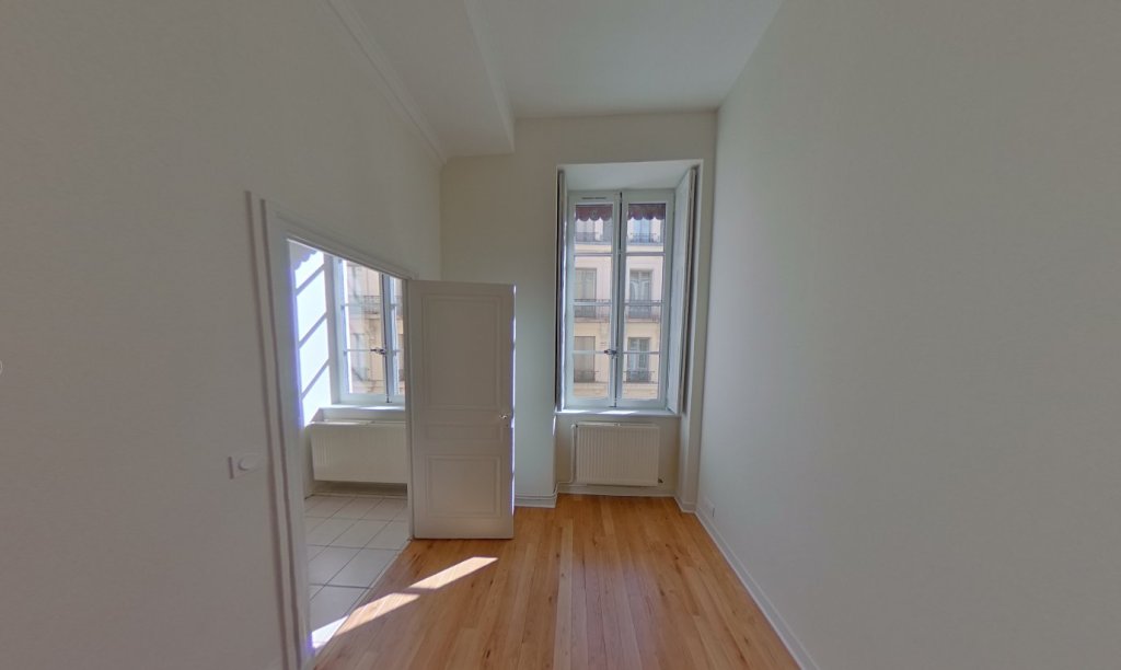 STUDIO A LOUER - LYON 2EME ARRONDISSEMENT Merciere-Grolee - 37.78 m2 - 790 &euro; charges comprises par mois