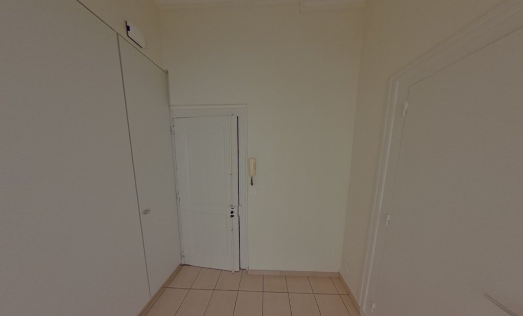 STUDIO A LOUER - LYON 2EME ARRONDISSEMENT Merciere-Grolee - 37.78 m2 - 790 &euro; charges comprises par mois