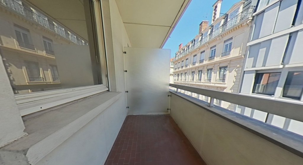 STUDIO A LOUER - LYON 2EME ARRONDISSEMENT Vaubecour-Mairie - 32.92 m2 - 765 &euro; charges comprises par mois