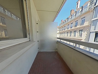 STUDIO A LOUER - LYON 2EME ARRONDISSEMENT Vaubecour-Mairie - 32.92 m2 - 765 € charges comprises par mois