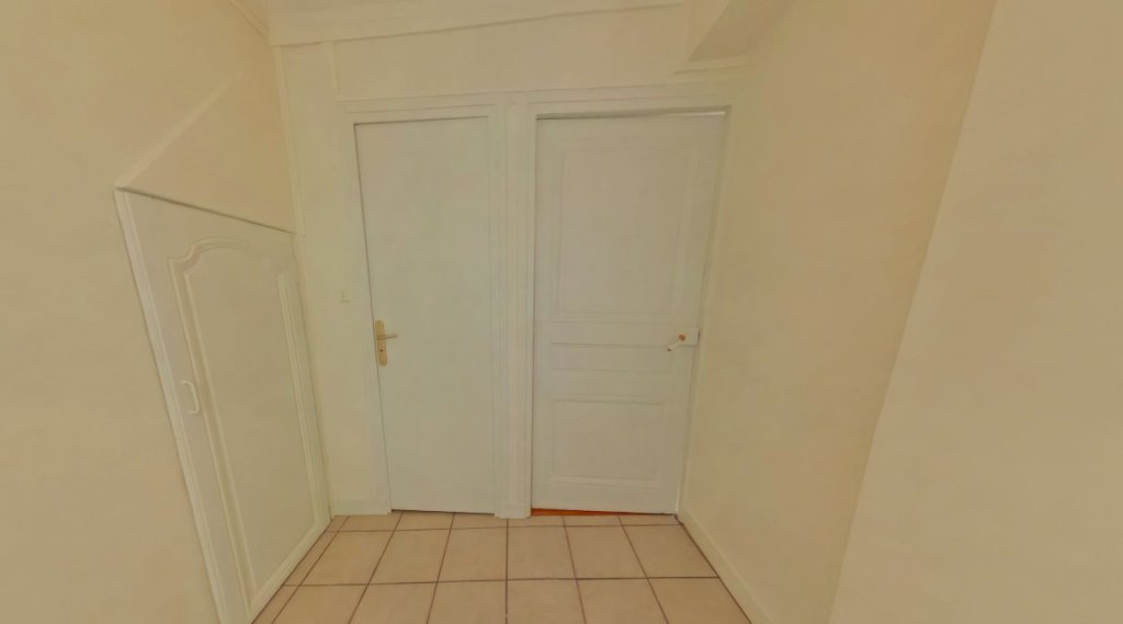 STUDIO A LOUER - LYON 2EME ARRONDISSEMENT Bellecour-Sala - 23.4 m2 - 608 &euro; charges comprises par mois