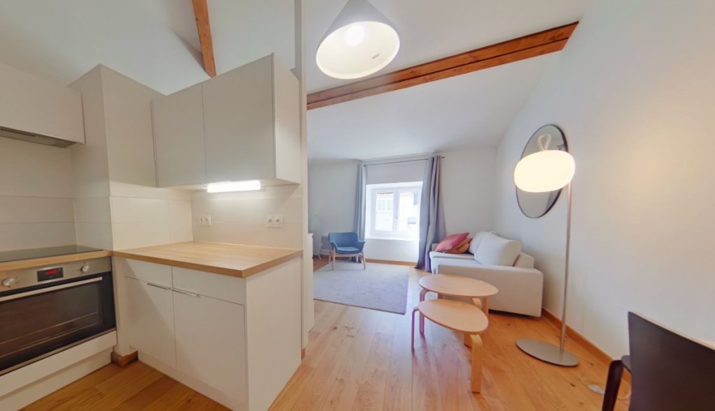 STUDIO A LOUER - LYON 2EME ARRONDISSEMENT Gailleton-A. Comte - 43.77 m2 - 1 051 &euro; charges comprises par mois