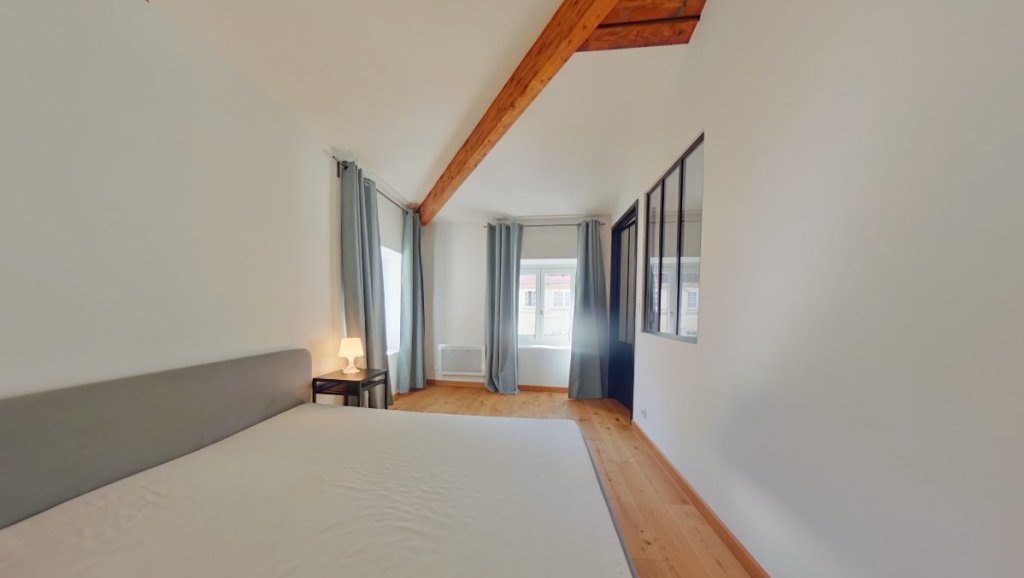 STUDIO A LOUER - LYON 2EME ARRONDISSEMENT Gailleton-A. Comte - 43.77 m2 - 1 051 &euro; charges comprises par mois