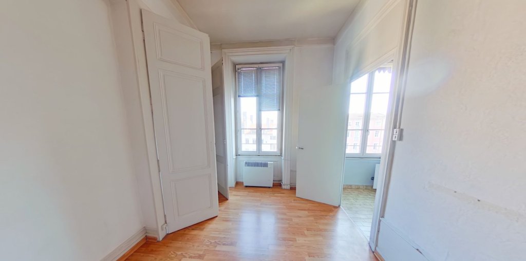 STUDIO A LOUER - LYON 2EME ARRONDISSEMENT Carnot-Charite - 37.19 m2 - 695 &euro; charges comprises par mois