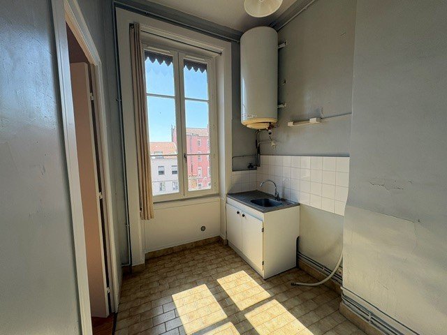 STUDIO A LOUER - LYON 2EME ARRONDISSEMENT Carnot-Charite - 37.19 m2 - 695 &euro; charges comprises par mois