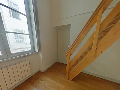 STUDIO A LOUER - LYON 2EME ARRONDISSEMENT Bellecour-a Gourjus - 44.19 m2 - 805 € charges comprises par mois