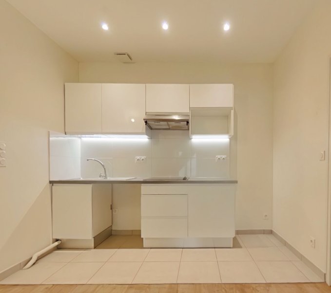 STUDIO A LOUER - LYON 2EME ARRONDISSEMENT Bellecour-Sala - 38.95 m2 - 790 &euro; charges comprises par mois