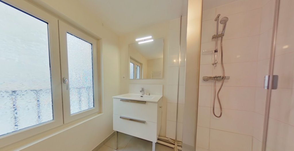 STUDIO A LOUER - LYON 2EME ARRONDISSEMENT Bellecour-Sala - 38.95 m2 - 790 &euro; charges comprises par mois