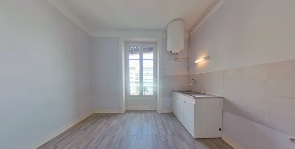 STUDIO A LOUER - LYON 2EME ARRONDISSEMENT Rambaud-Seguin - 42.81 m2 - 760 &euro; charges comprises par mois
