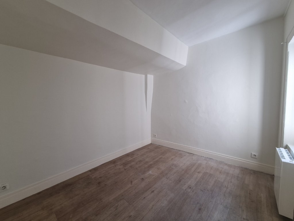 STUDIO A LOUER - LYON 2EME ARRONDISSEMENT Gailleton-A. Comte - 22.13 m2 - 555 &euro; charges comprises par mois