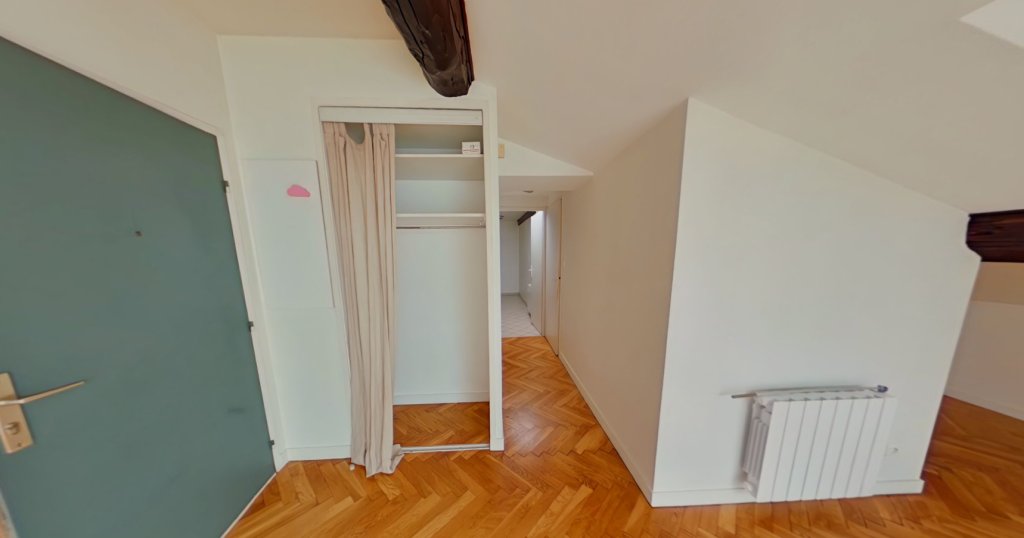STUDIO A LOUER - LYON 2EME ARRONDISSEMENT Merciere-Grolee - 30.02 m2 - 590 &euro; charges comprises par mois