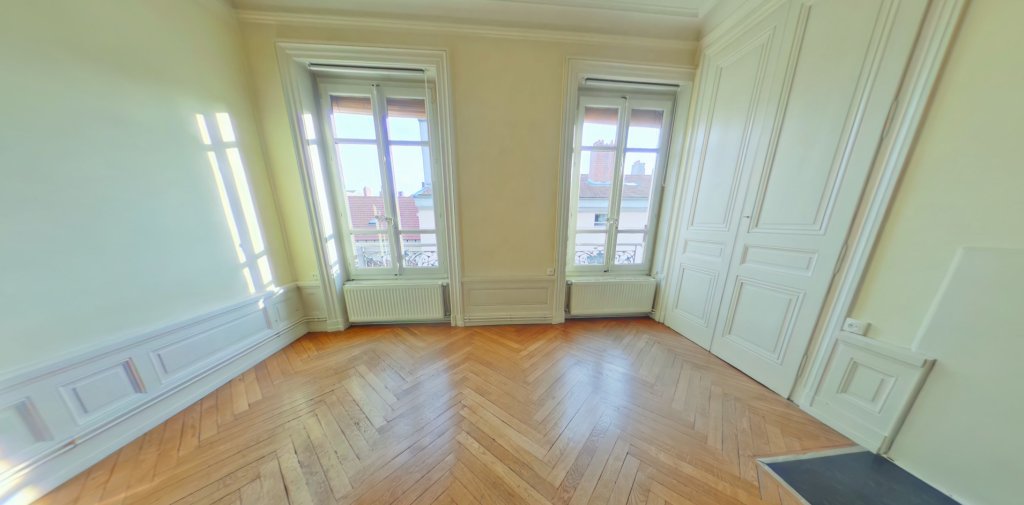 STUDIO A LOUER - LYON 2EME ARRONDISSEMENT Vaubecour-Mairie - 51.09 m2 - 855 &euro; charges comprises par mois