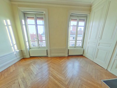 STUDIO A LOUER - LYON 2EME ARRONDISSEMENT Vaubecour-Mairie - 51.09 m2 - 855 € charges comprises par mois