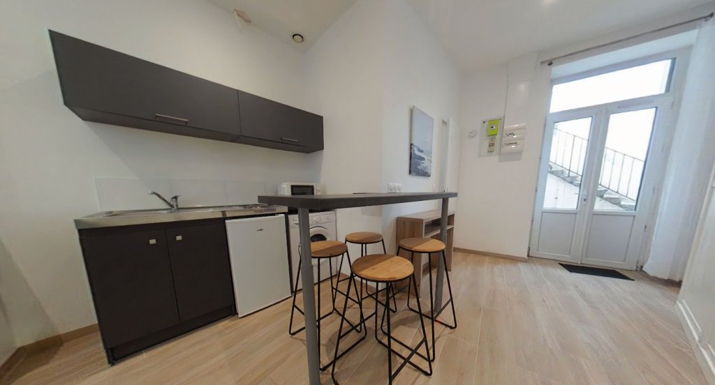 STUDIO A LOUER - LYON 3EME ARRONDISSEMENT Paul Bert-Maisons Neuves - 33.06 m2 - 786�&euro; charges comprises par mois