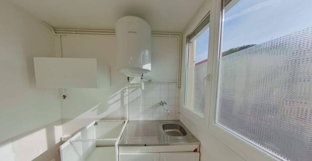 STUDIO A LOUER - LYON 3EME ARRONDISSEMENT Monchat-Bonnand - 27.39 m2 - 565 &euro; charges comprises par mois