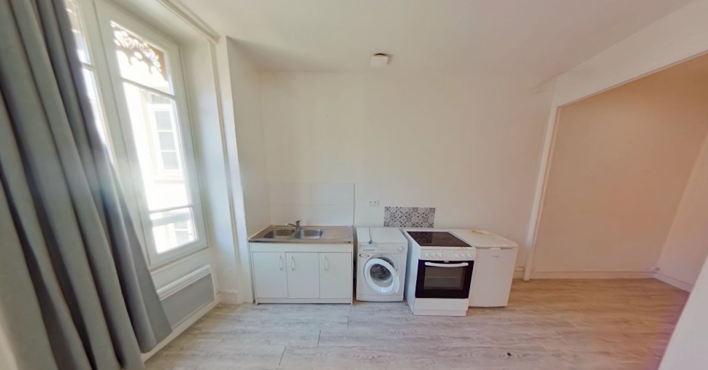 STUDIO A LOUER - LYON 3EME ARRONDISSEMENT Paul Bert-Maisons Neuves - 29.79 m2 - 595 &euro; charges comprises par mois